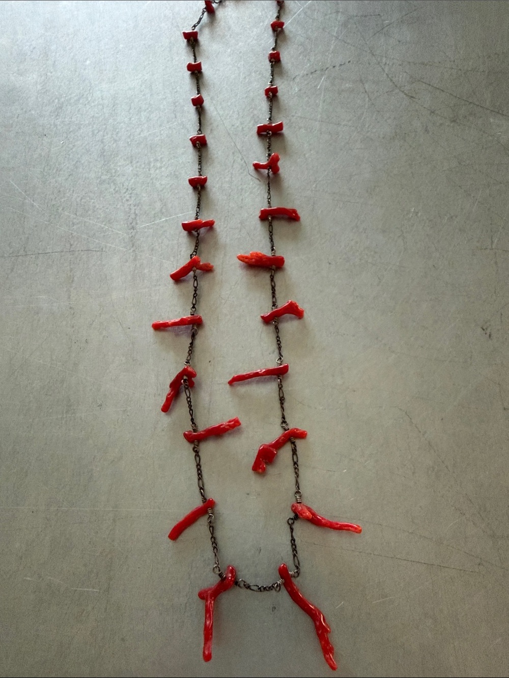 Vintage Red Branch
Coral Necklace Dark
Metal Chain Statement
Jewelry